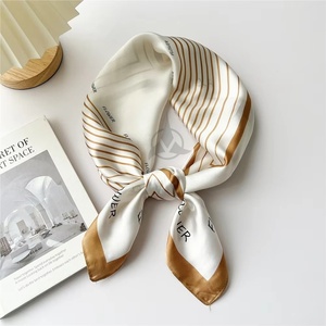 Nuevo Hiyab Cuadrado Musulmán de Seda Voile Suave Premium Personalizado al por Mayor, Estampado Floral, Étnico, Primaveral, Agradable al Tacto - Product Image 2