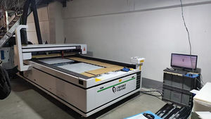 Machine de découpe laser CNC CO2 300W/500W/600W 2513, gravure et découpe haute vitesse <span class=keywords><strong>du</strong></span> bois épais, <span class=keywords><strong>du</strong></span> papier et des matériaux non métalliques, 3 axes, refroidissement par eau - Product Image 4