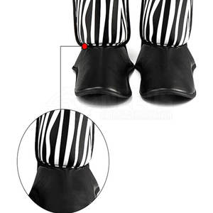2024 último diseño de alta calidad MMA Shin Instep Guard equipo de seguridad de cuero duradero patrón de impresión único para Shin Guard - Product Image 3