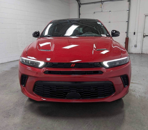 Gran Oferta 2024 Dodge Hornet R/T Plus con Volante a la Derecha - Product Image 1