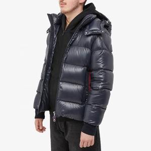 Veste matelassée noire personnalisée avec capuche détachable nouveau style de vêtements de rue d'extérieur vestes d'hiver pour hommes - Product Image 2
