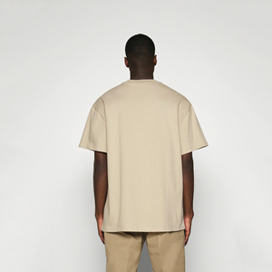 Camiseta de hombre de gran tamaño de media manga con material de poliéster profesional con impresión de logotipo personalizado con servicio OEM - Product Image 2