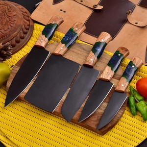 Juego de Cuchillos de Chef de Acero Inoxidable con Mango de Resina, Cinco Piezas, Forjado Nórdico, Recubrimiento en Polvo, Cuchillos Profesionales Hechos a Mano - Product Image 4