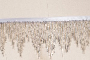 Flecos de Cuentas Negras, Adorno de Cuentas Sofisticado, 3.5 Pulgadas de Alto - Product Image 3