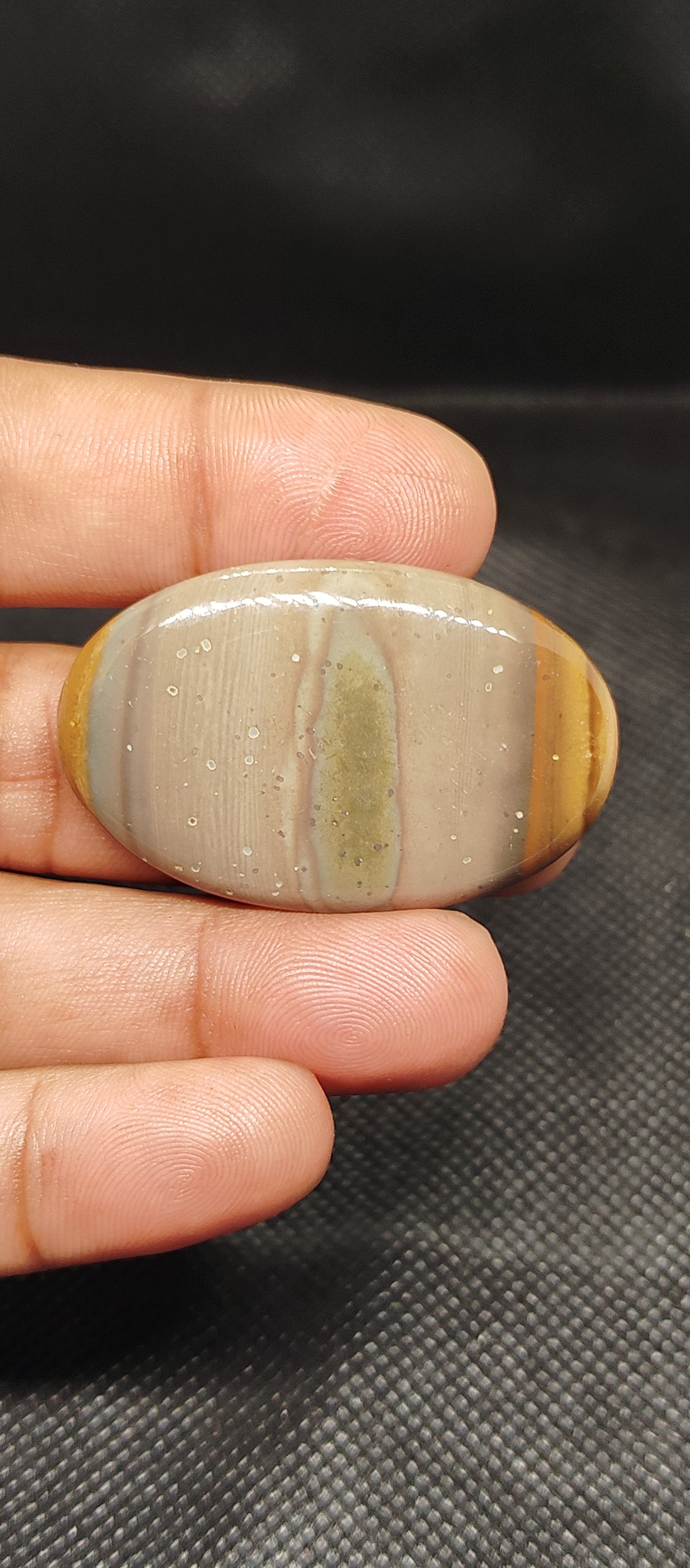 สีน้ำตาล