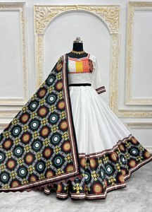 Magnifique ensemble Lehenga en coton vibrant pour les occasions de mariage et de fête lié à tous les yeux - Product Image 5