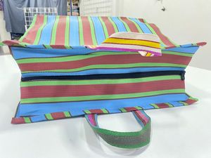 Bolsas de compras a rayas de PP tejidas reutilizables ecológicas, telar manual de plástico de polipropileno de nailon reciclado sostenible hecho en India a granel - Product Image 2