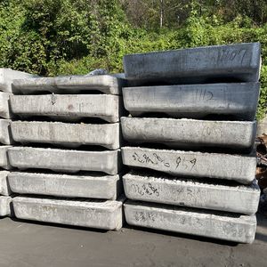 Lingot de déchets d'alliage d'aluminium secondaire/recyclé (RSI) 95% de pureté en aluminium Origine KR - Product Image 1