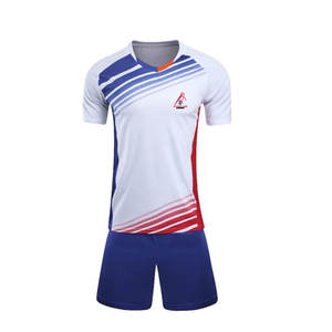 Uniforme de fútbol de nuevo diseño de servicio OEM, ropa de entrenamiento de bajo precio - Product Image 1