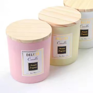 H.M.A Handicrafts Pot à bougie réutilisable de qualité supérieure vert avec dessus en bois intérieur doré pour une utilisation en vrac et la décoration d'événements - Product Image 1