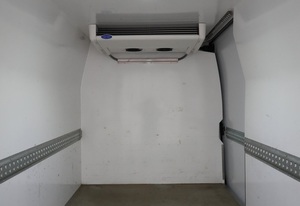 Fourgonnette Renault Master LHD Diesel Euro 6 Blanche avec unité de refroidissement de toit - Product Image 5