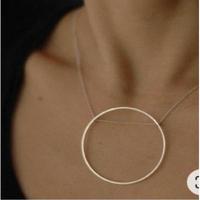 SOUMYA CREATIONS Colliers en laiton plaqué or faits à la main avec chaîne papillon, 16 pouces, unisexe, motif circulaire, toutes saisons
