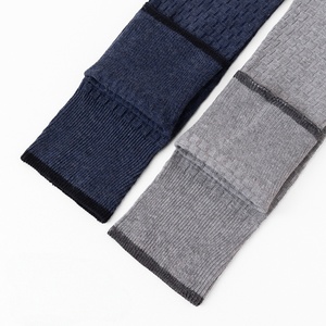 Chaussettes pour hommes en coton peigné gaufré de grande taille, de haute qualité, en gros, fabriquées en usine OEM - Product Image 1