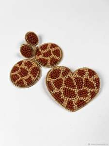 Ensemble de boucles d'oreilles brodées à la main Boucle d'oreille perlée unique Boucle d'oreille de mode élégante pour femme - Product Image 3