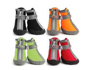 Anpassbares Design Wasserdichte Outdoor Walking Soft Night Reflektierende Stiefel Kleine und mittlere atmungsaktive Hundes chuhe für Hunde