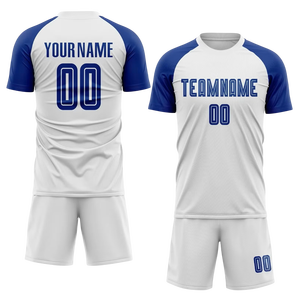 Uniforme de fútbol personalizado premium con diseño de sublimación, costuras resistentes y material elástico cómodo, ideal para jóvenes y adultos. - Product Image 4