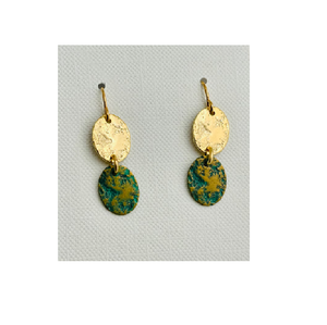 Pendientes de latón pequeños de diseño floral para mujer, fabricados en Nuevo México por pequeños fabricantes de joyería de latón 2026 - Product Image 4