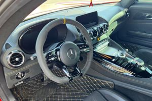 Mercedes-AMG GT R Pro 2020 d'occasion en excellent état, 577 ch, V8 biturbo, freins en céramique composite, finition rouge carmin satiné - Product Image 4