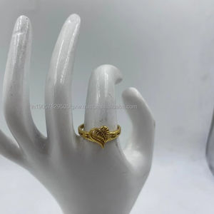 Anillo de racimo de Latón chapado en oro delicado al mejor precio, estilo clásico, hipoalergénico y resistente al deslustre, regalo de fiesta de boda para mujer - Product Image 1