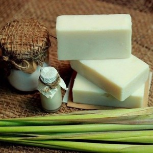 Natural Vietnam Coconut Avocado <b>Soap</b> Made with Coconut Oil and Avocado Extract for Daily Bath and Retail Markets - Product Image 2
