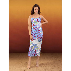 Vestido maxi de mezcla de algodón con estampado floral étnico de Purvaja para mujer. Sin mangas con cuello cuadrado, yugo fruncido y acampanado. - Product Image 5