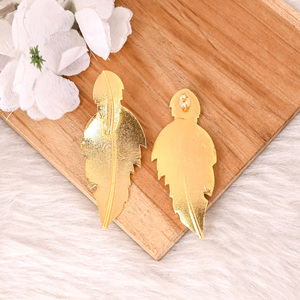 ขายส่งมาก25คู่ที่ไม่ซ้ำกันออกแบบใบทองเหลืองทองต่างหูสตั๊ดเครื่องประดับการหมั้นงานแต่งงานอินเทรนด์สำหรับผู้หญิงสำหรับของขวัญ - Product Image 4