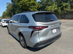 Toyota Sienna 2021 Impecable - Product Image 3