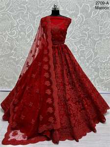 Lehenga Choli Designer Perfect Partywear avec broderie en fil - Product Image 4