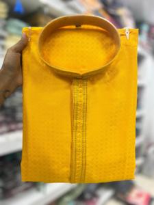 Haldi Spécial Jacquard Soie Avec Broderie Patti Kurta Jaune pour Homme pour Mariage Vêtements Ethniques en Vrac Quantité d'Inde - Product Image 2
