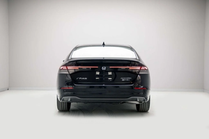 Nouvelle berline hybride de luxe Honda Accord Premium 2.0L PHEV 2025 bleu étoilé, zéro kilomètre, prix attractif, prête à être expédiée - Product Image 6
