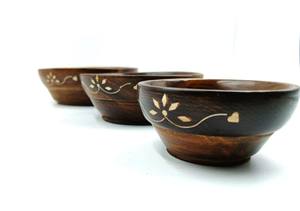 Bol à dattes de haute qualité, forme de bouteille arrondie, en bois écologique, disponible en design personnalisé pour servir des bonbons et des dattes - Product Image 3