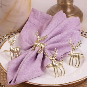 Rond de serviette en métal renne élégant de vacances pour la décoration de table à manger inspirée de la ferme pendant les rassemblements de Noël d'hiver - Product Image 1