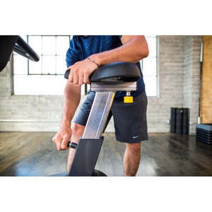 จักรยานออกกำลังกายแบบตั้งพื้น SportsArt Status Eco-Powr ระบบสายพาน สำหรับการฝึกคาร์ดิโอ เพิ่มความทนทาน ใช้ได้ทั้งที่บ้านและในยิม - Product Image 3