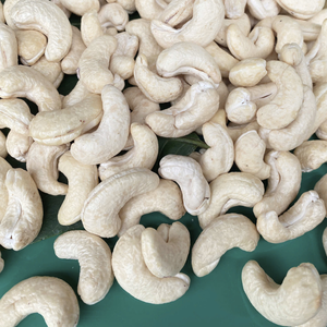 Fabrication de noix de cajou Prix Kg de noix de cajou crues biologiques Santigo Viet Nam Vente en gros exportées vers l'UE, Moyen-Orient - Product Image 1