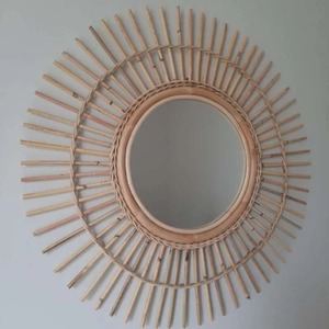 Venta al por mayor de diseño moderno respetuoso con el medio ambiente ratán colgante girasol espejo redondo Indonesia hecho con marco de hierro decoración de la pared - Product Image 3