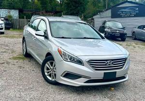 Sedán Hyundai Sonata 2017 de 4 Puertas Seminuevo en Excelentes Condiciones - Product Image 5