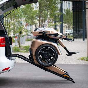 Caterwil GTS 4WD Fauteuil roulant électrique tout-terrain Smart Control Moteurs puissants pour monter les escaliers - Product Image 3