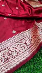 Sari Banarasi Mashru de Alta Calidad, Tela Suave y Fluida, Tejido Buti Intrincado, Tradicional, de Secado Rápido, Protección Solar - Product Image 3