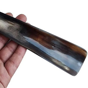 Calzador de Cuerno de Búfalo Extra Largo que Ofrece Facilidad para Ponerse los Zapatos sin Esfuerzo, Auténtico Calzador de Cuerno de Búfalo - Product Image 1