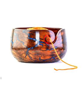 Bol à laine en bois, figurine Lichtenberg en résine, diamètre 7x4, cadeau personnalisé pour les tricoteuses, bol à laine en bois - Product Image 1