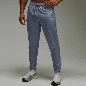 Haute exigence Logo personnalisé homme Slim Fit actif léger conique survêtement pour hommes séchage rapide Gym Fitness & Streetwear hommes survêtement - Product Image 1