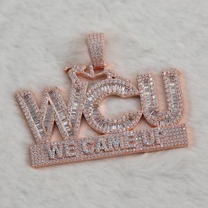 Colgante de Moissanita VVS con Corte Princesa Real Personalizado, Chapado en Oro Blanco de 14K sobre Plata de Ley, Estilo de Letra Único Inspirado en el Hip Hop - Product Image 1