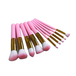 Ensemble de 10 pinceaux kabuki de base Myrva, poils synthétiques, manche en plastique, outils de maquillage - Product Image 4