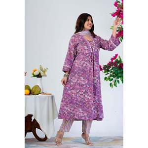 Ensemble Kurta en crêpe imprimé floral violet pour femmes avec dupatta, manches trois-quarts, pour occasions festives et décontractées - Product Image 5