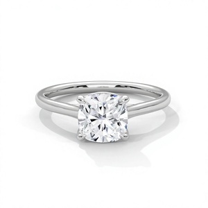 Anillo de compromiso solitario de moissanita con corte cojín en plata de ley 925 - Product Image 1