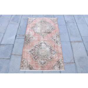 Alfombra Turca Vintage, Alfombra Pequeña de 2.5x4.5 pies, Alfombra Roja con Diseño de Patchwork - Product Image 1