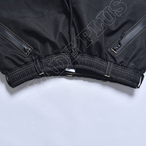 Pantalones Cargo Negros Personalizados, Térmicos, Impermeables y Resistentes al Viento, con Cierre de Cremallera, Dobladillo Ajustado y Múltiples Bolsillos Utilitarios - Product Image 3