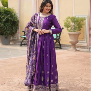 El último vestido Anarkali de trabajo de secuencia de bordado de seda Chinon de diseñador por FabZone - Product Image 1