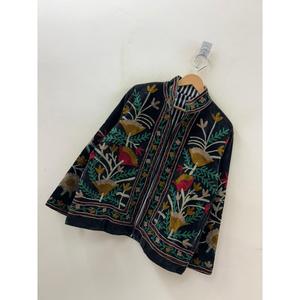 Veste réversible en satin et velours pour femme Automne/Hiver, modèle « Jardin de Minuit », brodée, noir anthracite, doublure en lin, confortable pour le printemps - Product Image 3