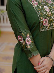 Traje Kurta con Pantalón Bordado de Algodón Premium para Mujer - Product Image 4